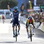 Jonas Vingegaard vainqueur de Paris-Nice 2026 avec le maillot jaune