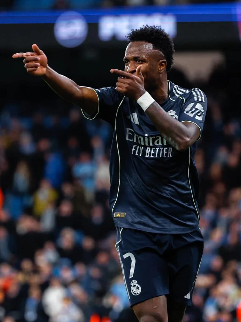 Vinicius Junior celebre qualification Real Madrid quarts Champions League 2026